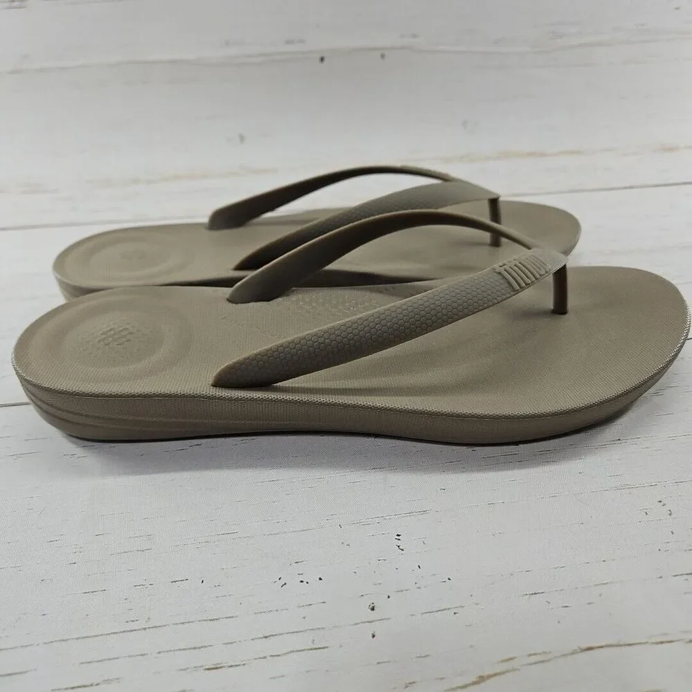 FitFlop Iqushion Mens 10 Timberwolf Beige Ergonomic Flip Flops‎ Rubber Sandal